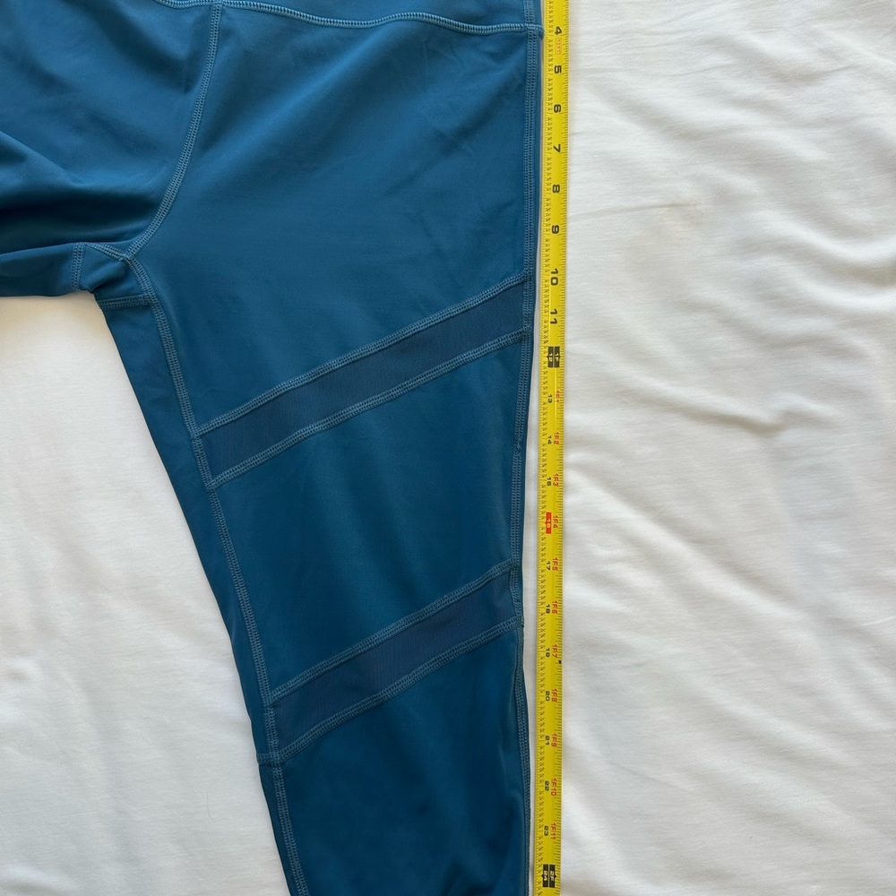 Zyia Active Corsair Blue Brilliant Mesh Crop Leggings 16-18 - Picture 8 of 11